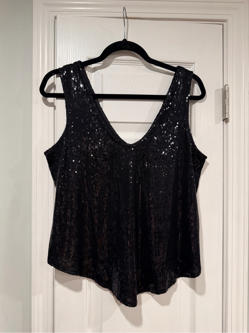 NWOT Venus Size M Black Sequin Tank Top V-Neck Sleeveless Party Cocktail Holiday